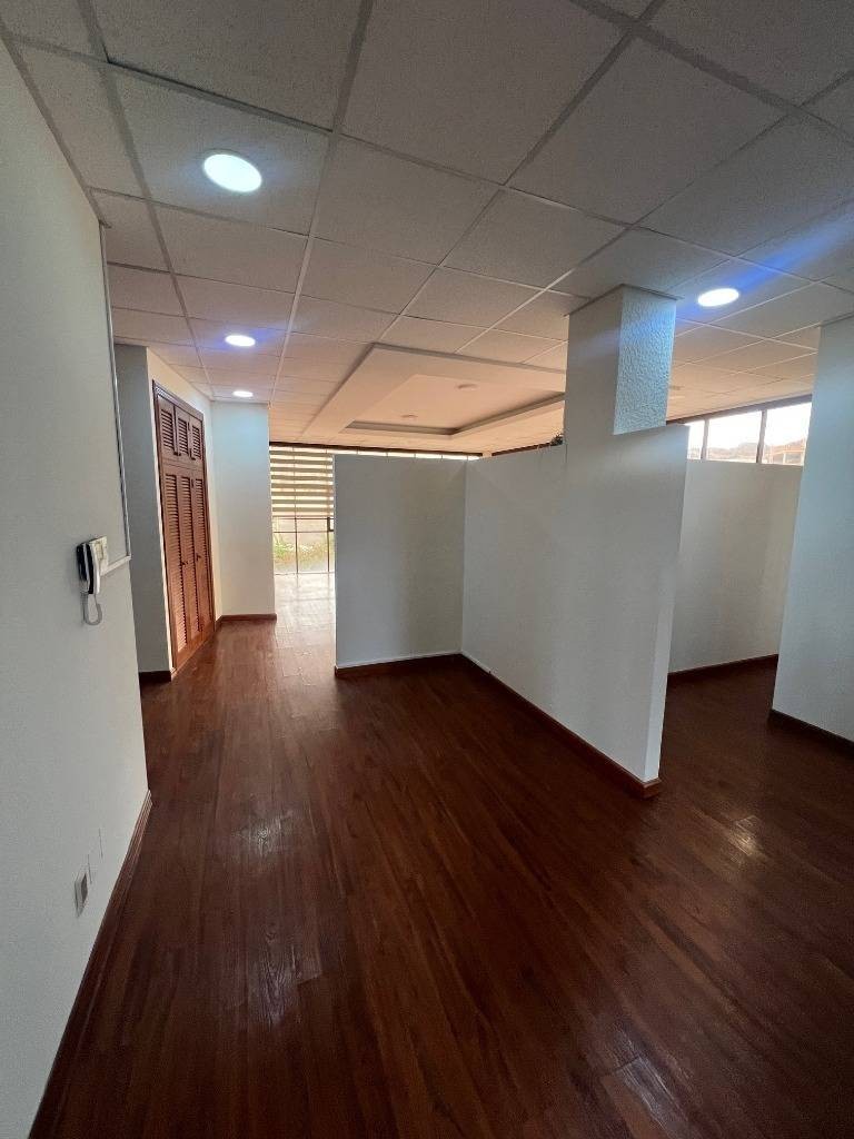 Oficina en AlquilerSAN MIGUEL, CALLE GABRIEL RENÉ MORENO 4 dormitorios 2 baños  Foto 9