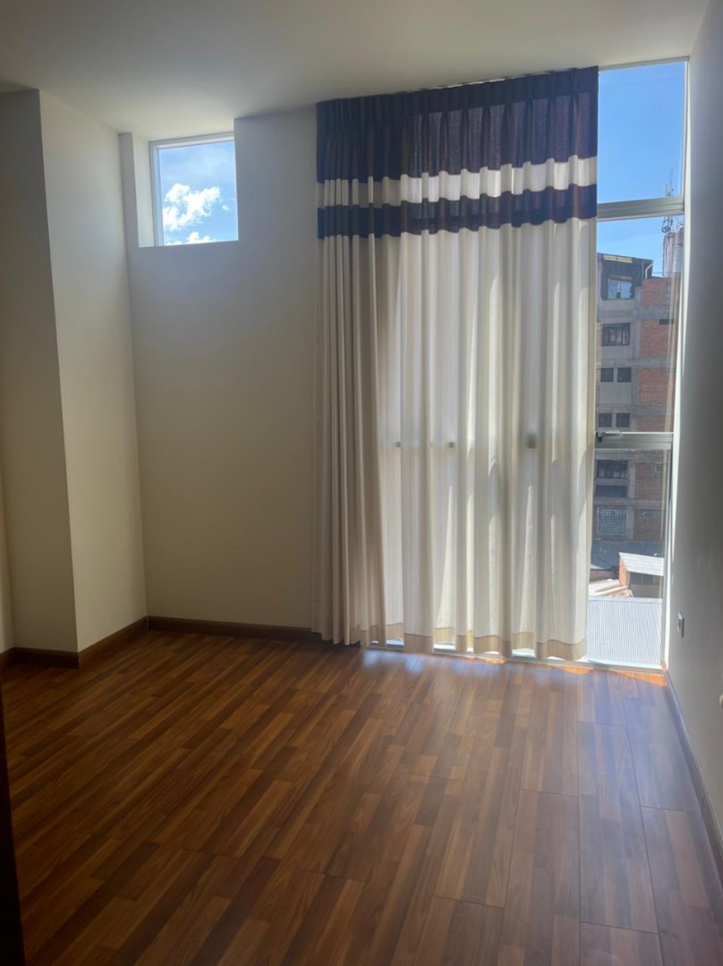 Departamento en AlquilerBS.2500.- DEPARTAMENTO  3DORM. + EXPENSAS PROX. CALLE ESTEBAN ARCE Y URUGUAY 3 dormitorios 2 baños  Foto 11