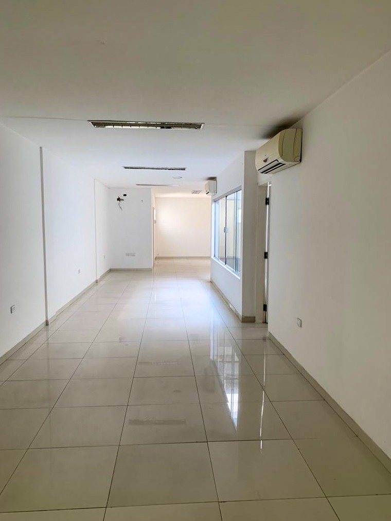 Local comercial en VentaJuan de Garay Av. Velarde Diagonal Starbucks  3 baños  Foto 9