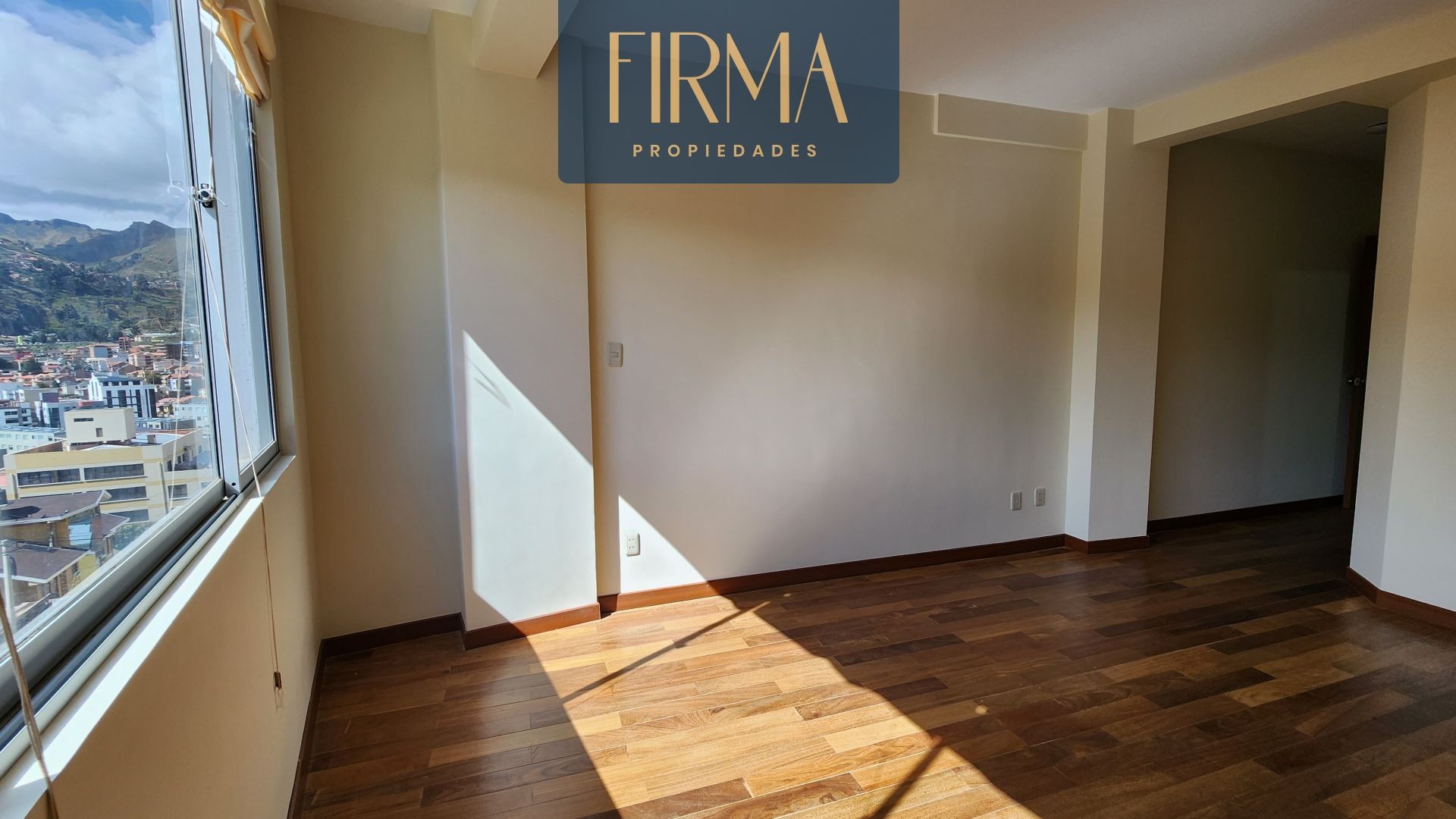 Departamento en Irpavi en La Paz 3 dormitorios 4 baños 1 parqueos Foto 11