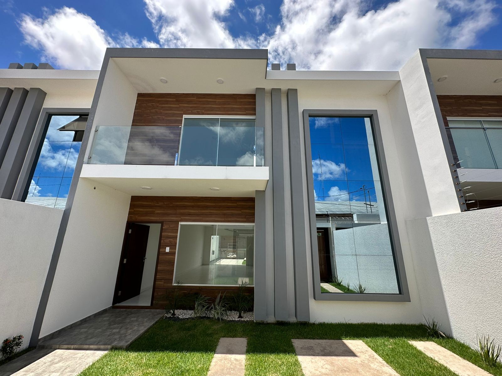 Casa en VentaZona Norte, 7mo Anillo. 4 dormitorios 3 baños 2 parqueos Foto 1