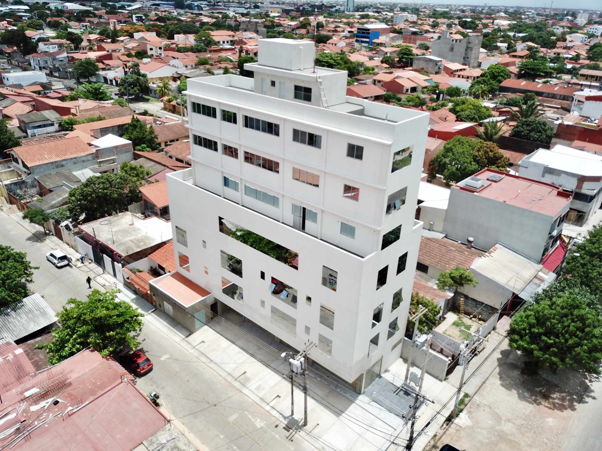 Edificio en VentaTercer anillo externo, entre avenidas Paragua y Guapay Foto 4
