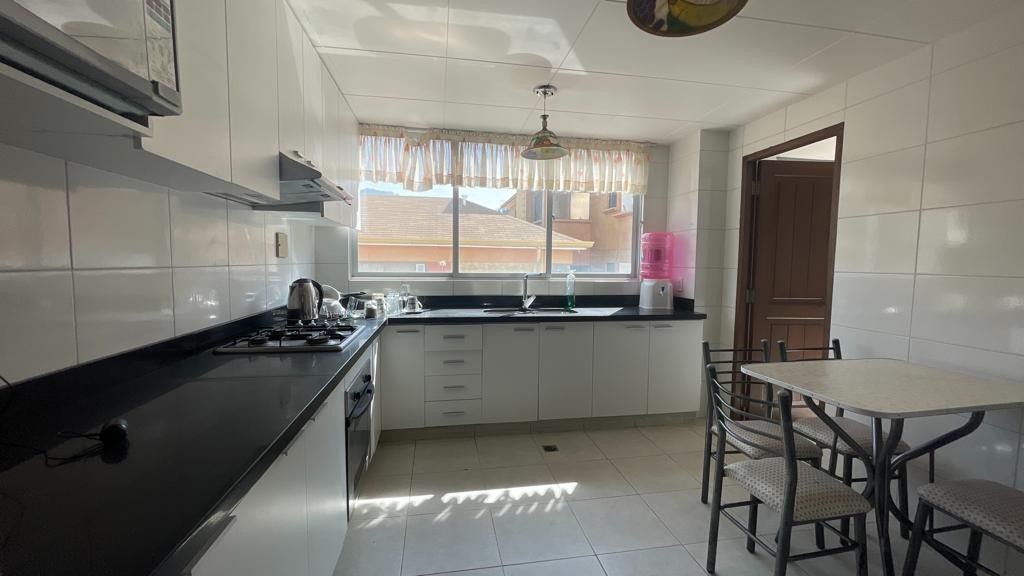 Departamento en AlquilerDEPARTAMENTO DUPLEX EN ALQUILER EN IRPAVI 4 dormitorios 5 baños 1 parqueos Foto 4