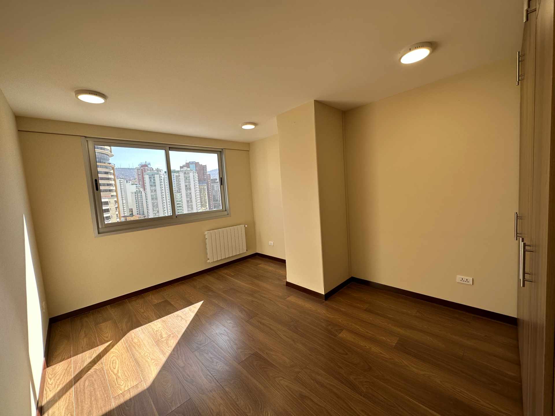 Departamento en VentaDepartamento en Condominio Torres del Poeta - Torres Mall Foto 2