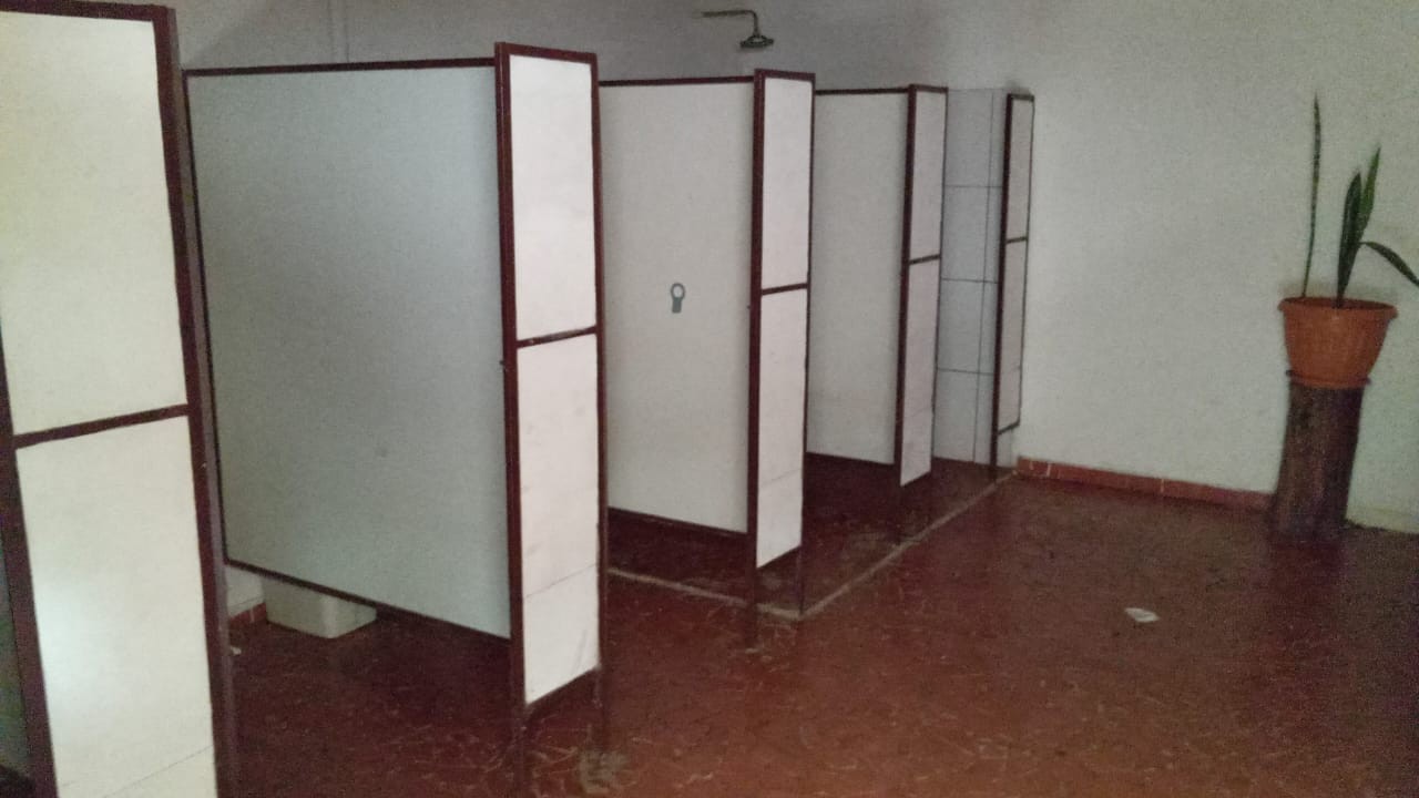 Local comercial en Alquiler4to anillo Urubo   10 baños  Foto 7