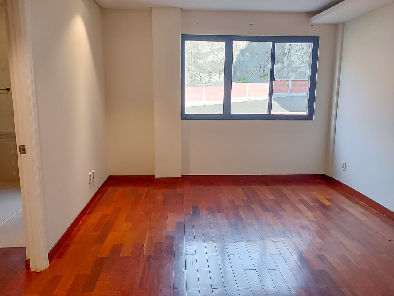 Casa <b>CASA DE 3 DORMITORIOS EN SUITE EN VENTA EN ACHUMANI BAJO</b> Foto 15