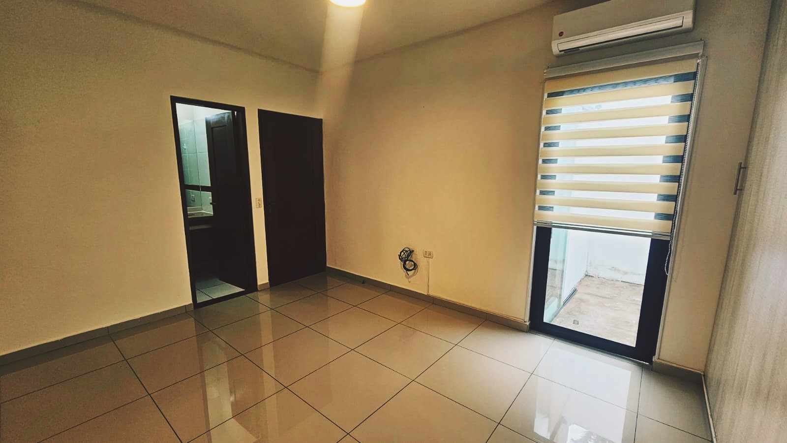 Casa en AlquilerUrubo / a 200m de la casa del camba casa de 2 dorm + sala de tv Foto 5