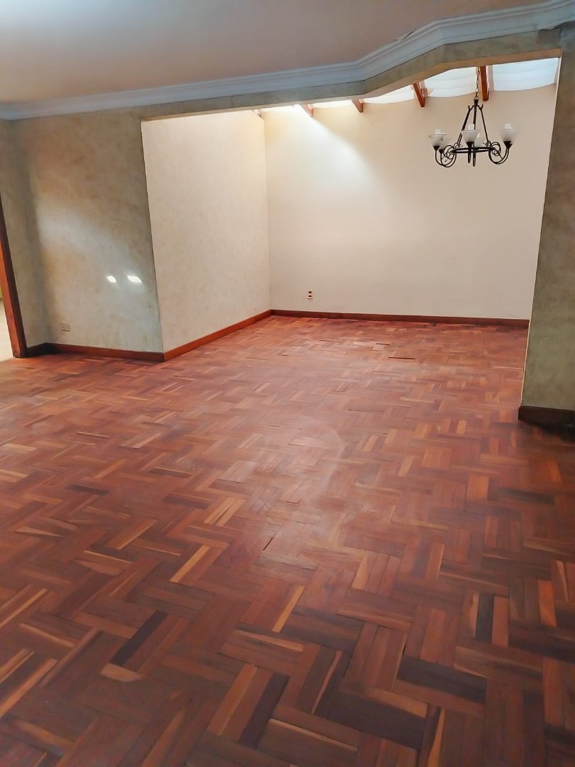 Casa <b>CASA DE 4 DORMITORIOS EN ALQUILER CALLE 10 DE CALACOTO</b> Foto 7