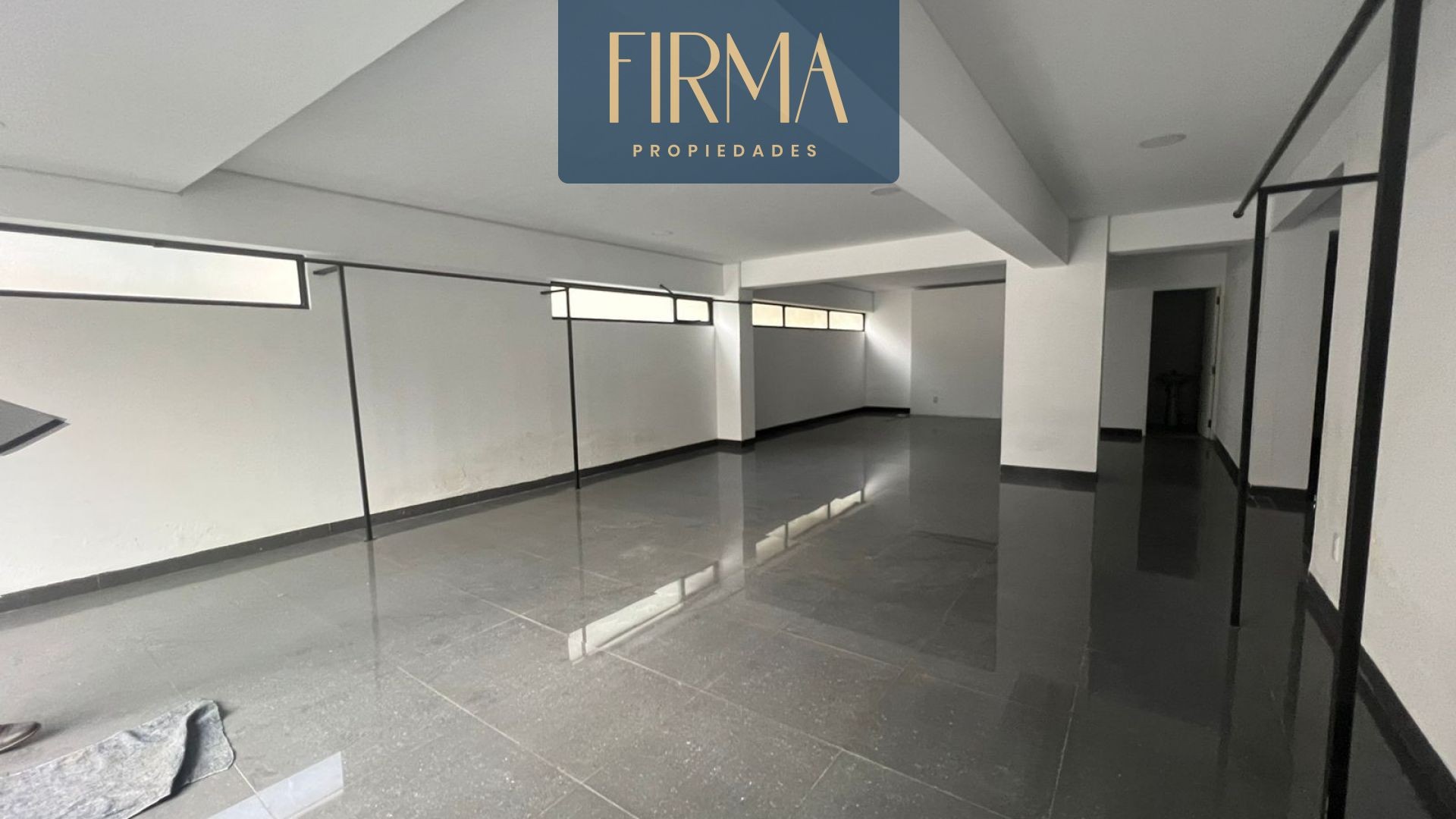 Local comercial LOCAL COMERCIAL EN ALQUILER, CALACOTO A PASOS DE LA AV. BALLIVIAN Foto 2