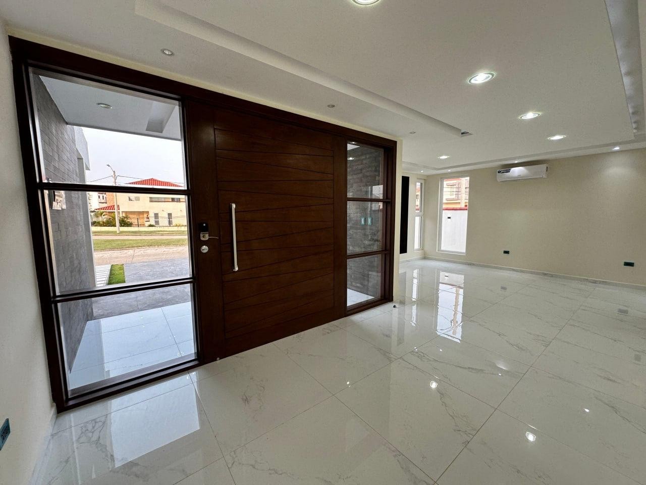 En Venta a $us 550,000 Foto 2