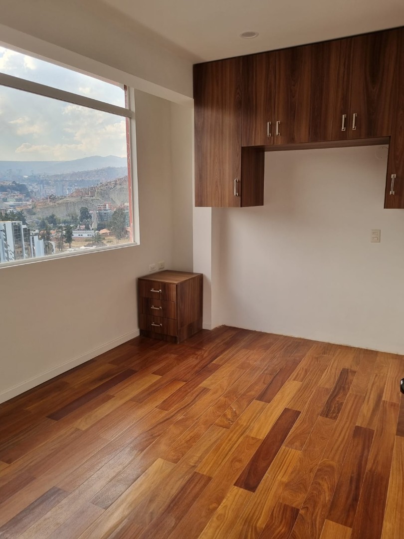 Departamento Zona Sur, Alto La Florida, calle 4  (Ingreso por Calacoto - calle 13 y 14).   Foto 8