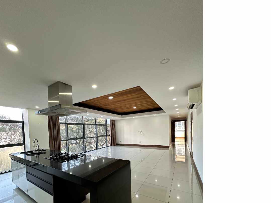 En Alquiler a $us 900 Foto 3