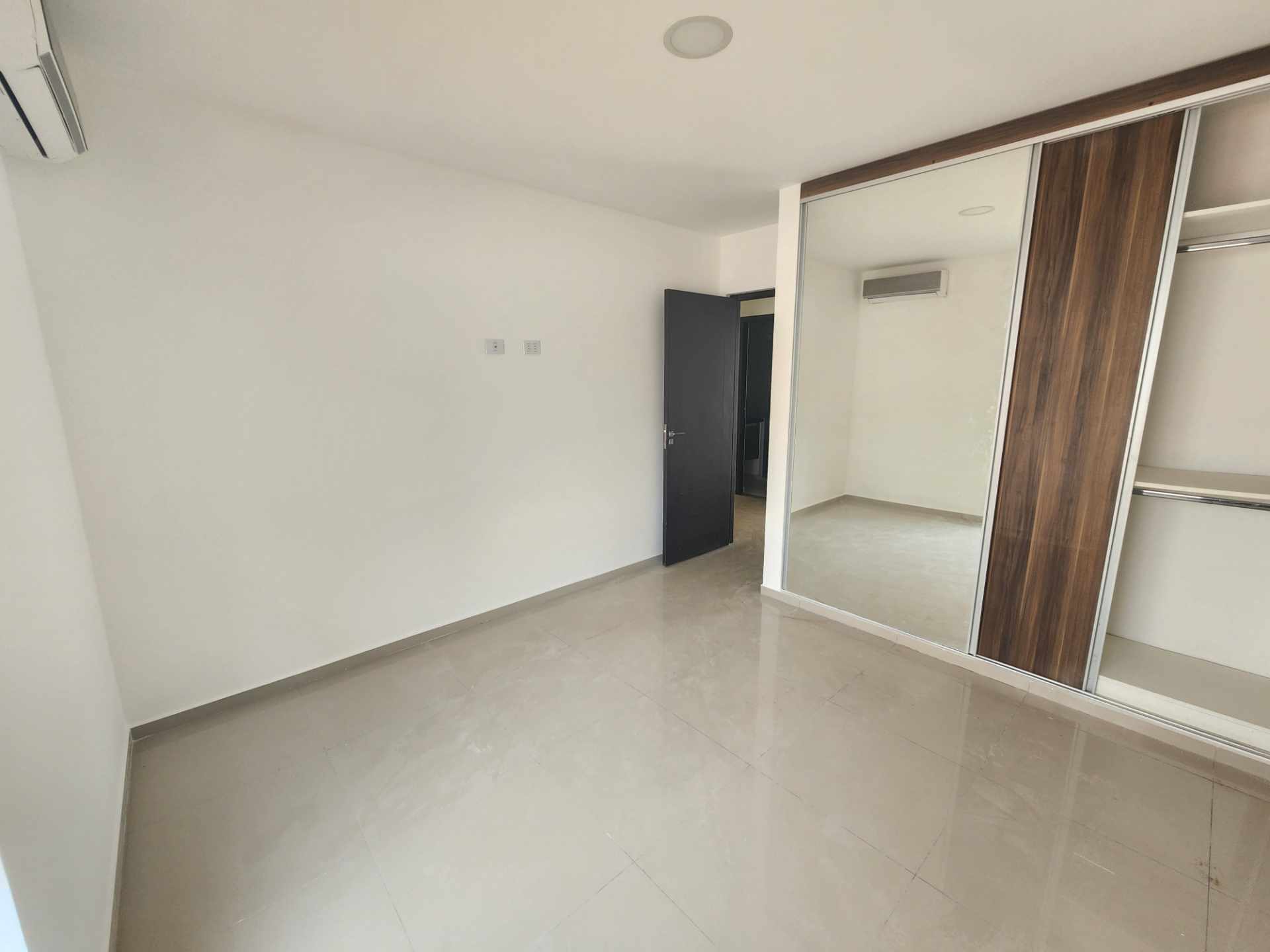 Casa en Entre 6to y 7mo anillo Oeste en Santa Cruz de la Sierra 3 dormitorios 2 baños 2 parqueos Foto 15