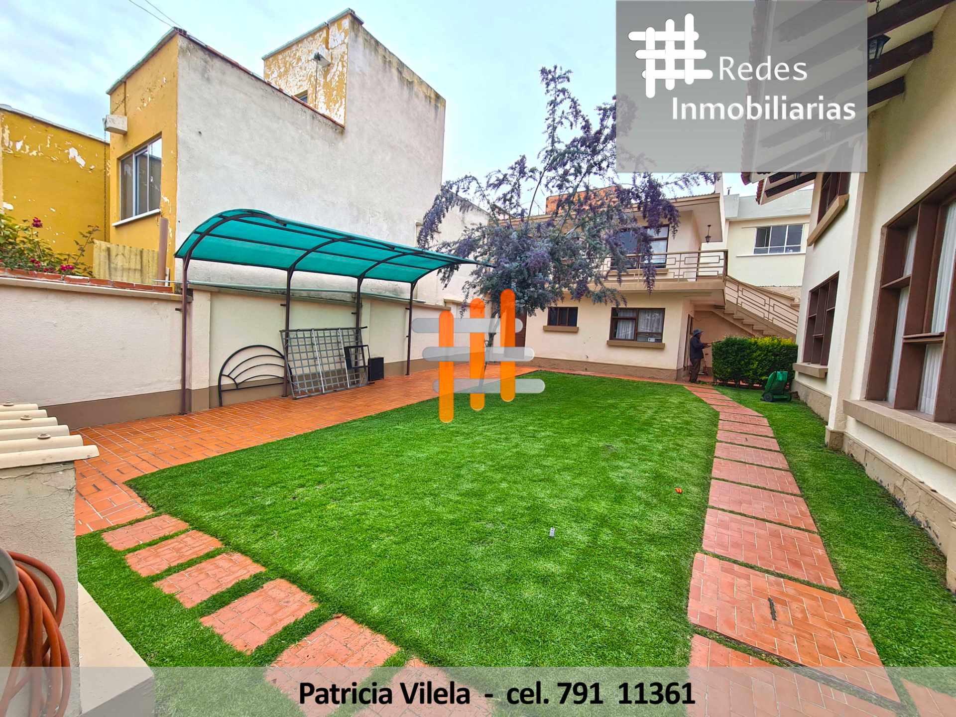 Casa en Los Pinos en La Paz 4 dormitorios 5 baños 3 parqueos Foto 3