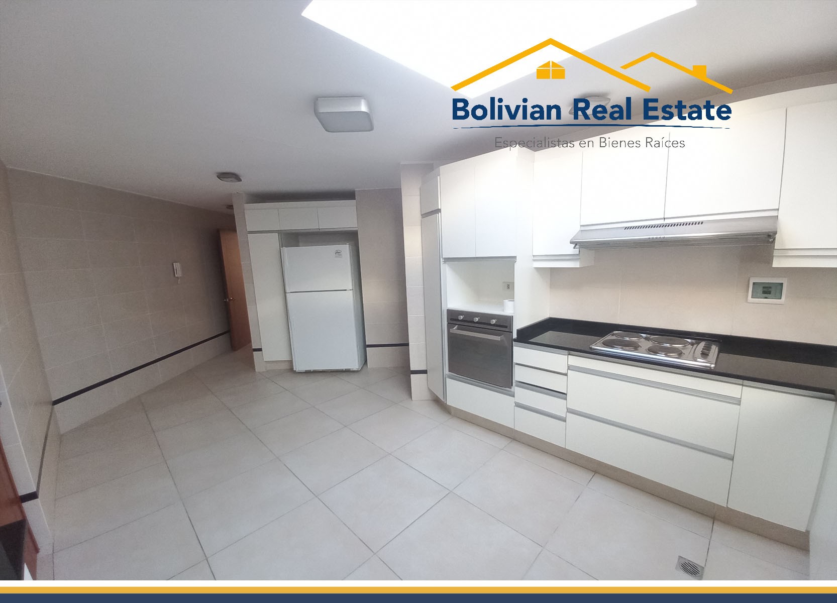 Departamento en AlquilerCALACOTO AV. JULIO PATIÑO PRECIOSO DEPARTAMENTO EN ALQUILER  3 dormitorios 3 baños 2 parqueos Foto 11