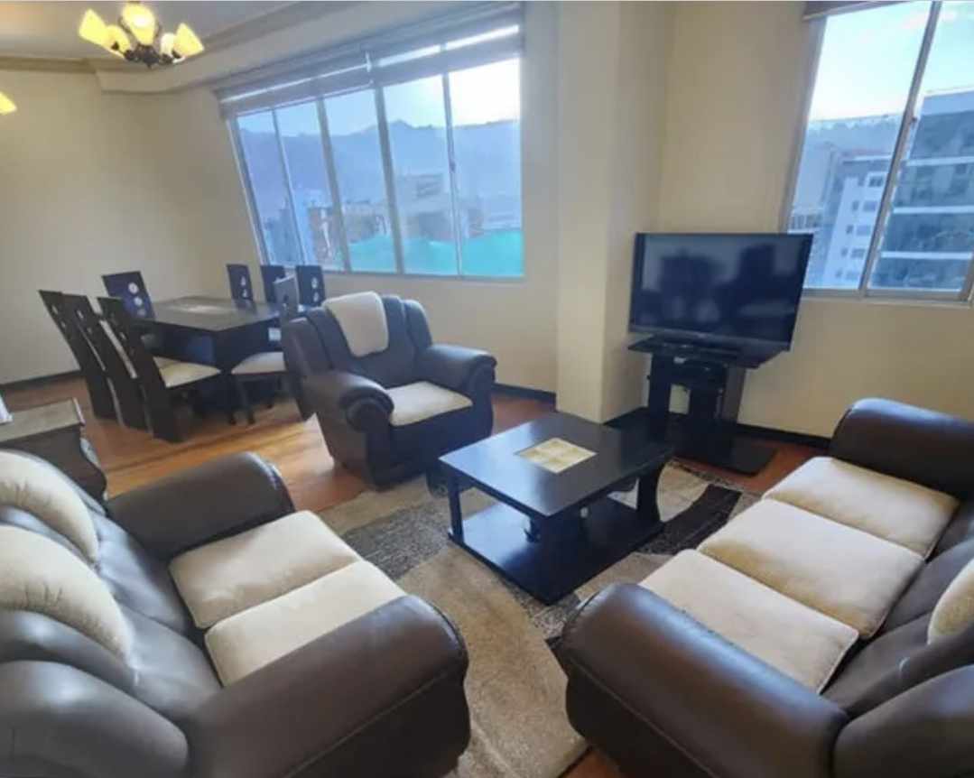 Departamento en AlquilerMontenegro 970 3 dormitorios 3 baños 1 parqueos Foto 2