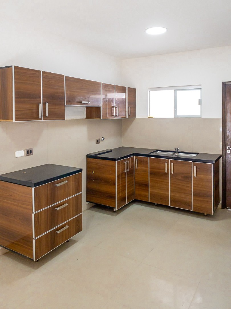 Casa en Venta<b>CASA EN VENTA SANTA CRUZ DE LA COLINA</b> 4 dormitorios 4 baños 4 parqueos Foto 12