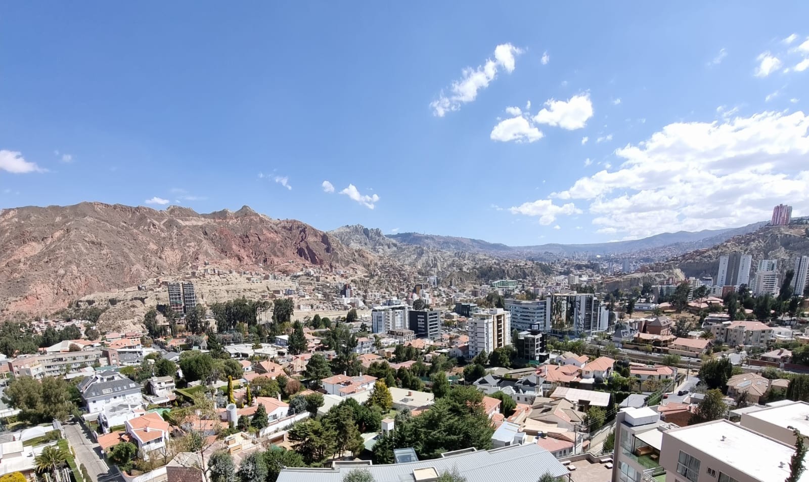 Departamento Zona Sur, Alto La Florida, calle 4  (Ingreso por Calacoto - calle 13 y 14).   Foto 1