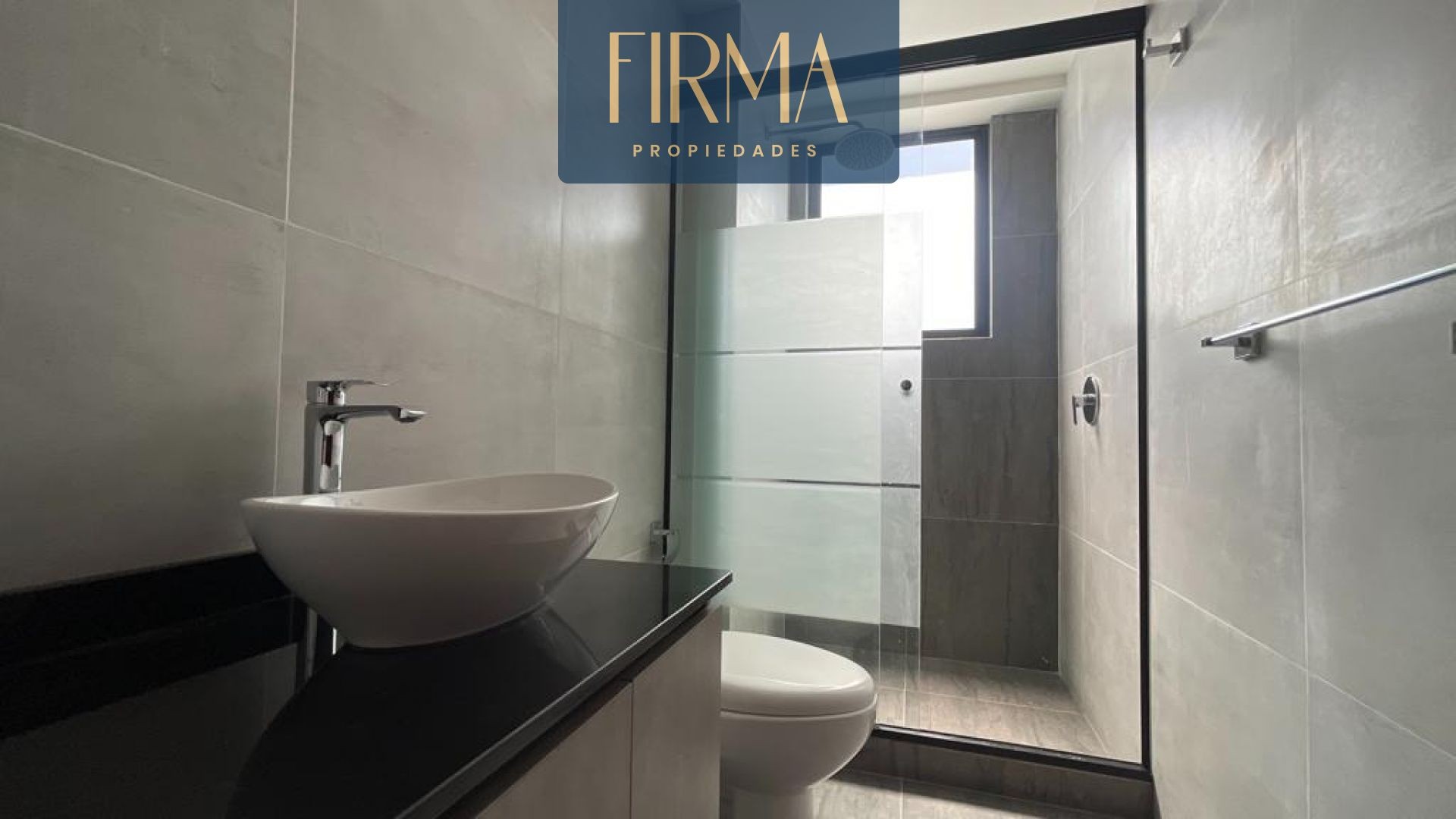 Departamento en VentaIRPAVI BAJO 3 dormitorios 3 baños 1 parqueos Foto 2