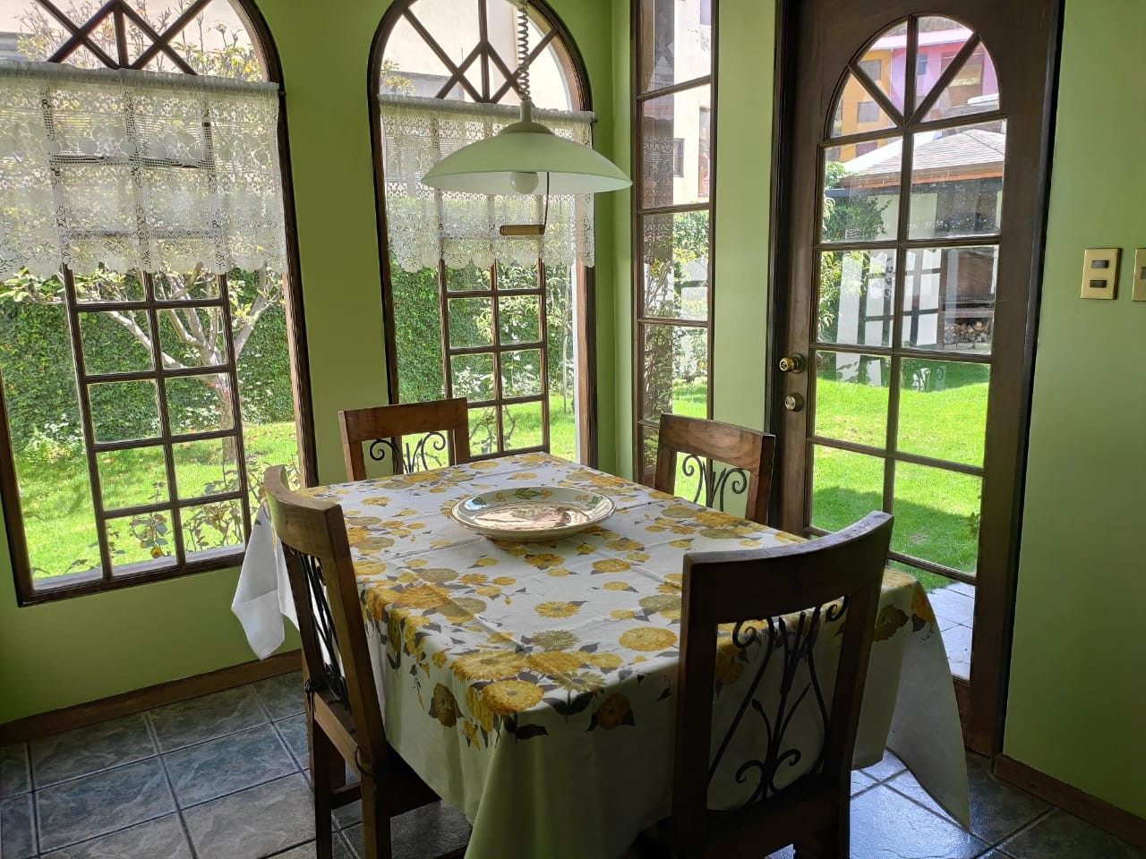 Casa en Achumani en La Paz 5 dormitorios 4 baños 3 parqueos Foto 13