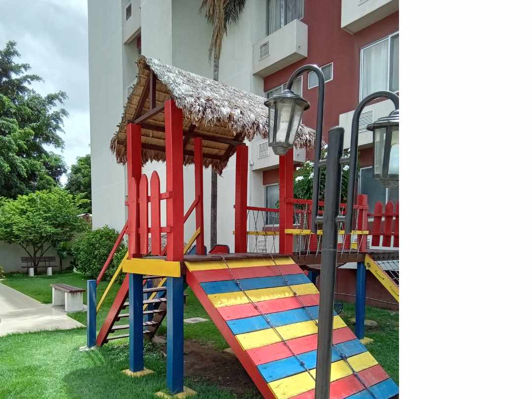 Departamento en VentaAv. Beni entre 4 y 5 anillo Condominio Valeria 1 Foto 2