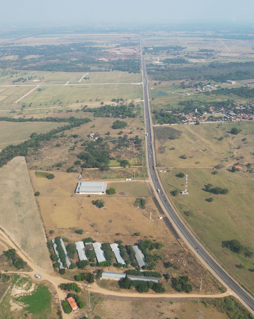 Terreno en VentaSobre Carretera entre Warnes y Montero Foto 14