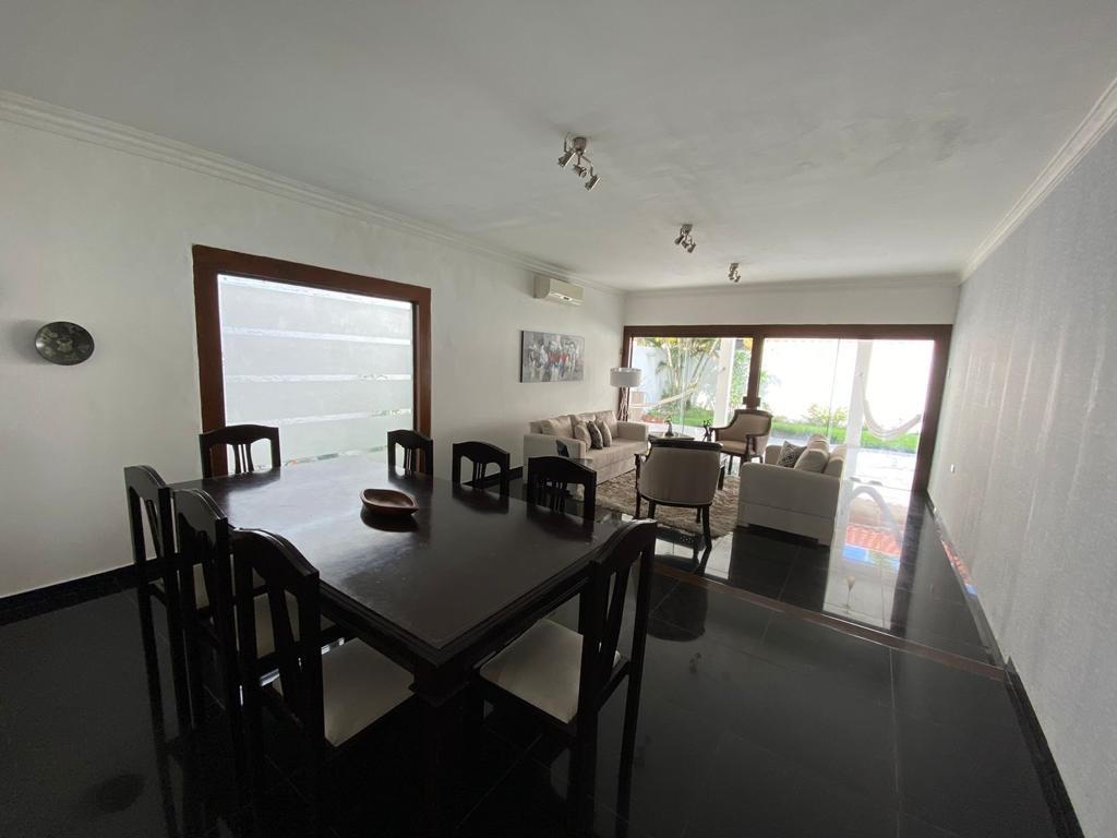 Casa en Entre 6to y 7mo anillo Este en Santa Cruz de la Sierra 4 dormitorios 5 baños 1 parqueos Foto 4