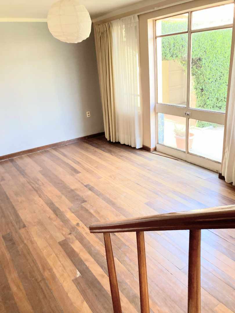 Casa en Calacoto en La Paz 4 dormitorios 3 baños 4 parqueos Foto 7