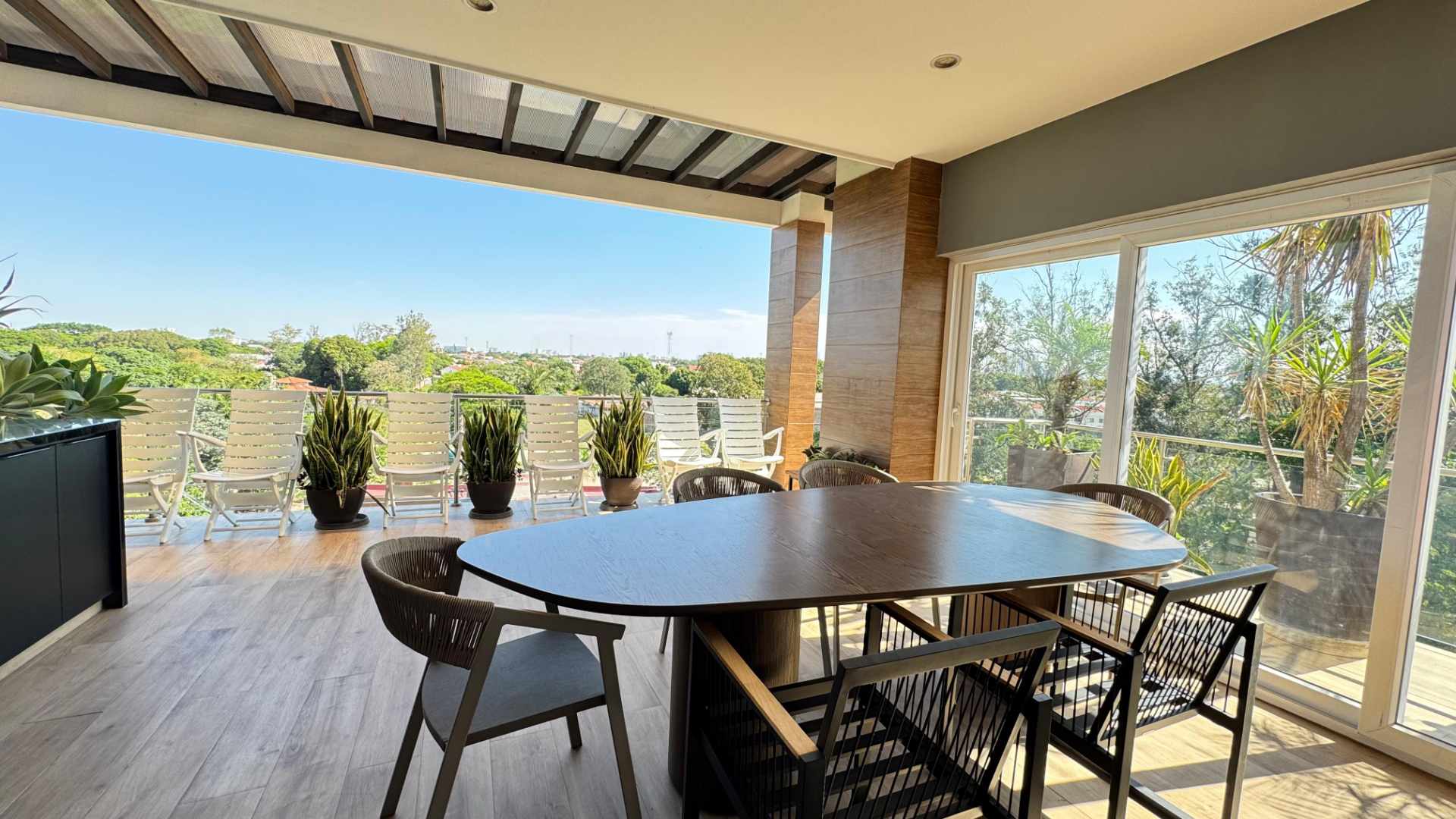 Departamento en Entre 8vo y 9no anillo Norte en Santa Cruz de la Sierra 4 dormitorios 4 baños 2 parqueos Foto 9