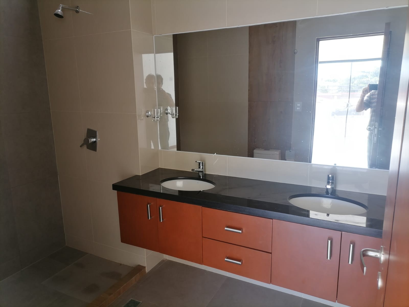 Casa en VentaCALLE FCO BERNACHI  entre Av. Centenario y Av. Roca Coronado 3 dormitorios 3 baños 2 parqueos Foto 8