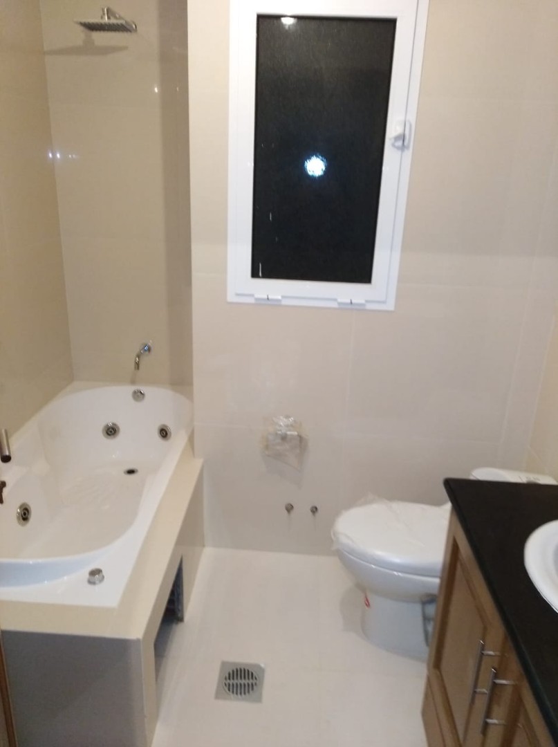 Departamento en VentaAchumani 2 cuadras debajo del Complejo Strongest 2 dormitorios 3 baños 1 parqueos Foto 15