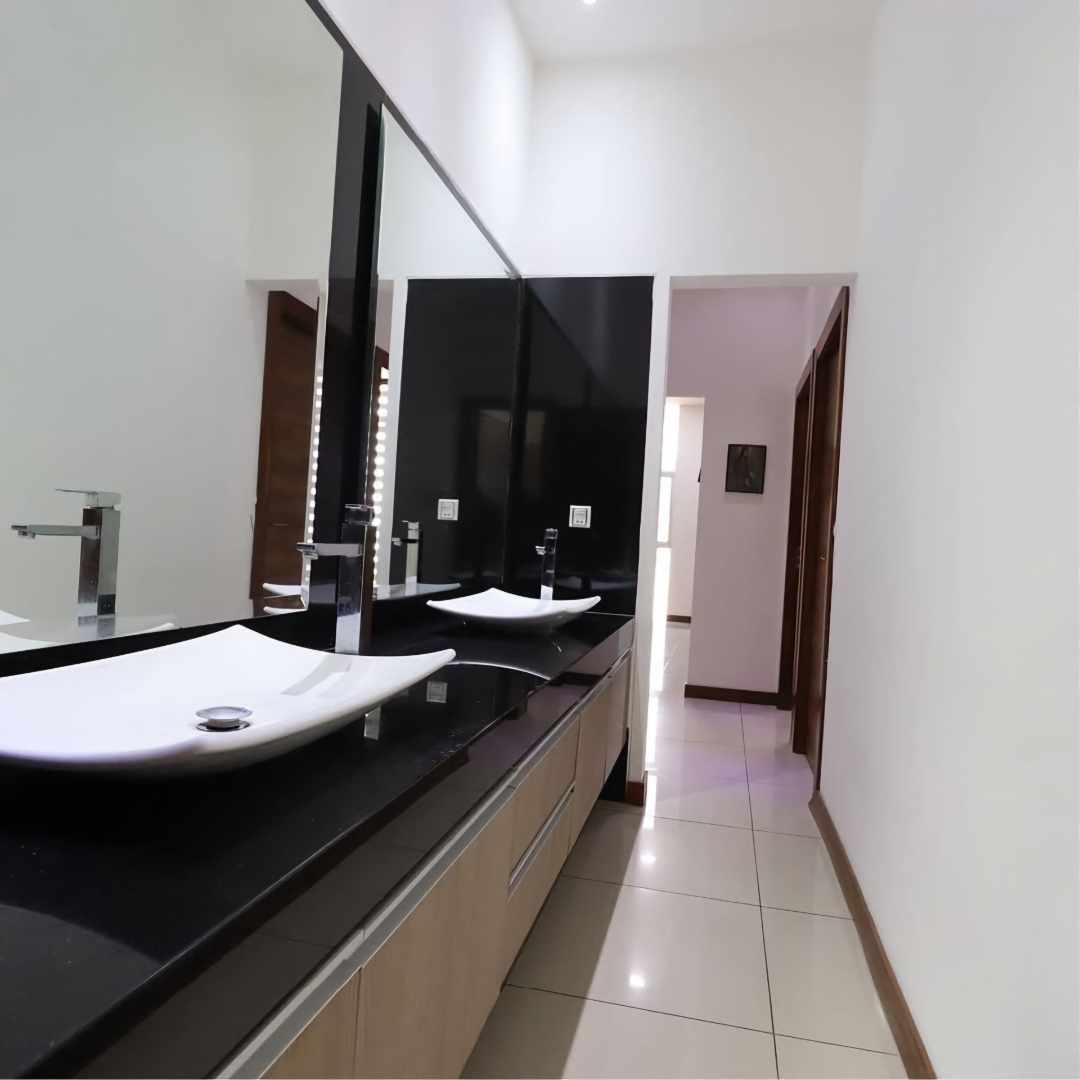 Departamento en VentaAvenida Beni, esquina Los Cusis Foto 13