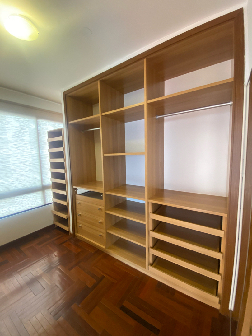 Departamento en Calacoto en La Paz 4 dormitorios 6 baños 2 parqueos Foto 9