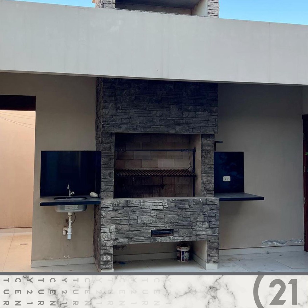 Casa en Entre 6to y 7mo anillo Sur en Santa Cruz de la Sierra 5 dormitorios 4 baños 2 parqueos Foto 9