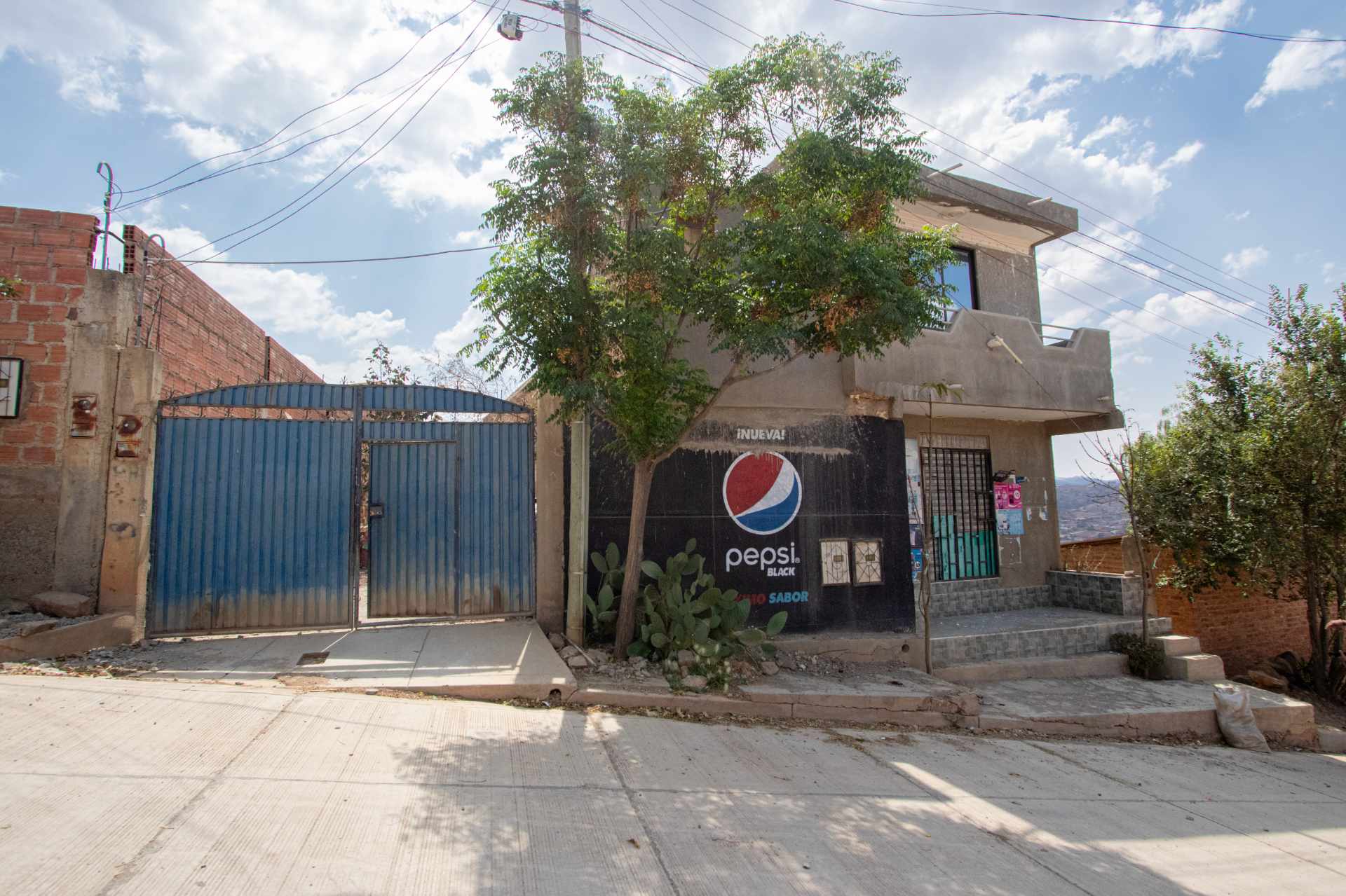 Casa en Ushpa Ushpa en Cochabamba 6 dormitorios 2 baños 3 parqueos Foto 2
