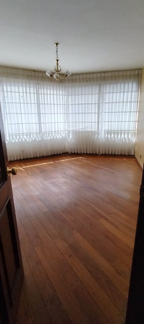 Departamento en AlquilerCALACOTO  3 dormitorios 4 baños 2 parqueos Foto 12