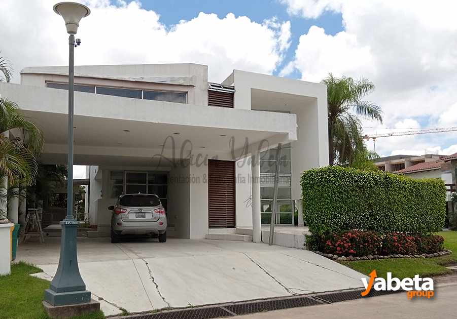 Casa Esplendida Residencia en Venta en Colinas del Urubo - El Parque Foto 22