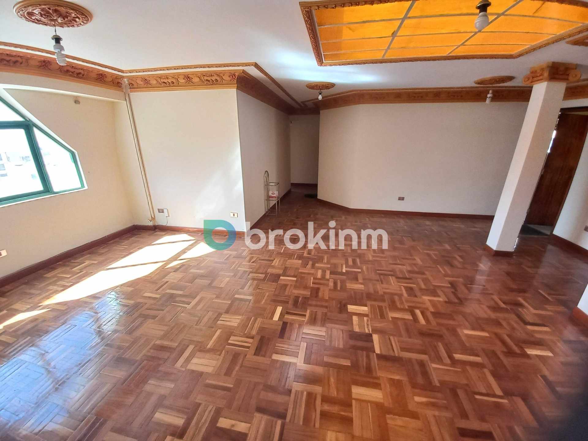 Departamento en Centro en La Paz 3 dormitorios 4 baños  Foto 1