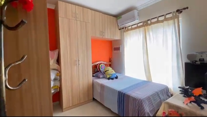 Casa en Entre 8vo y 9no anillo Norte en Santa Cruz de la Sierra 4 dormitorios 3 baños 2 parqueos Foto 5