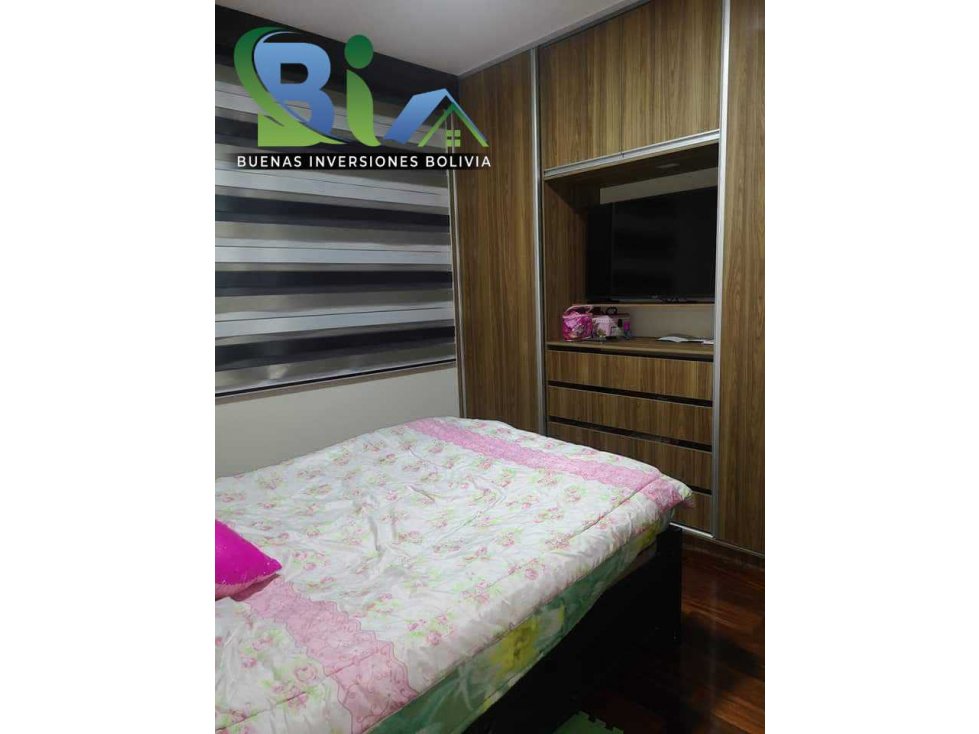 Casa en Queru Queru en Cochabamba 4 dormitorios 5 baños 2 parqueos Foto 12