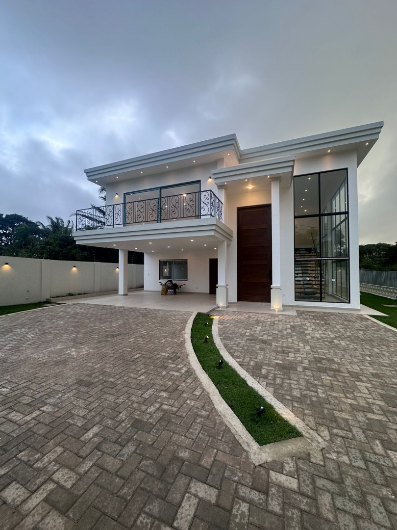 En Venta a $us 360,000 Foto 3