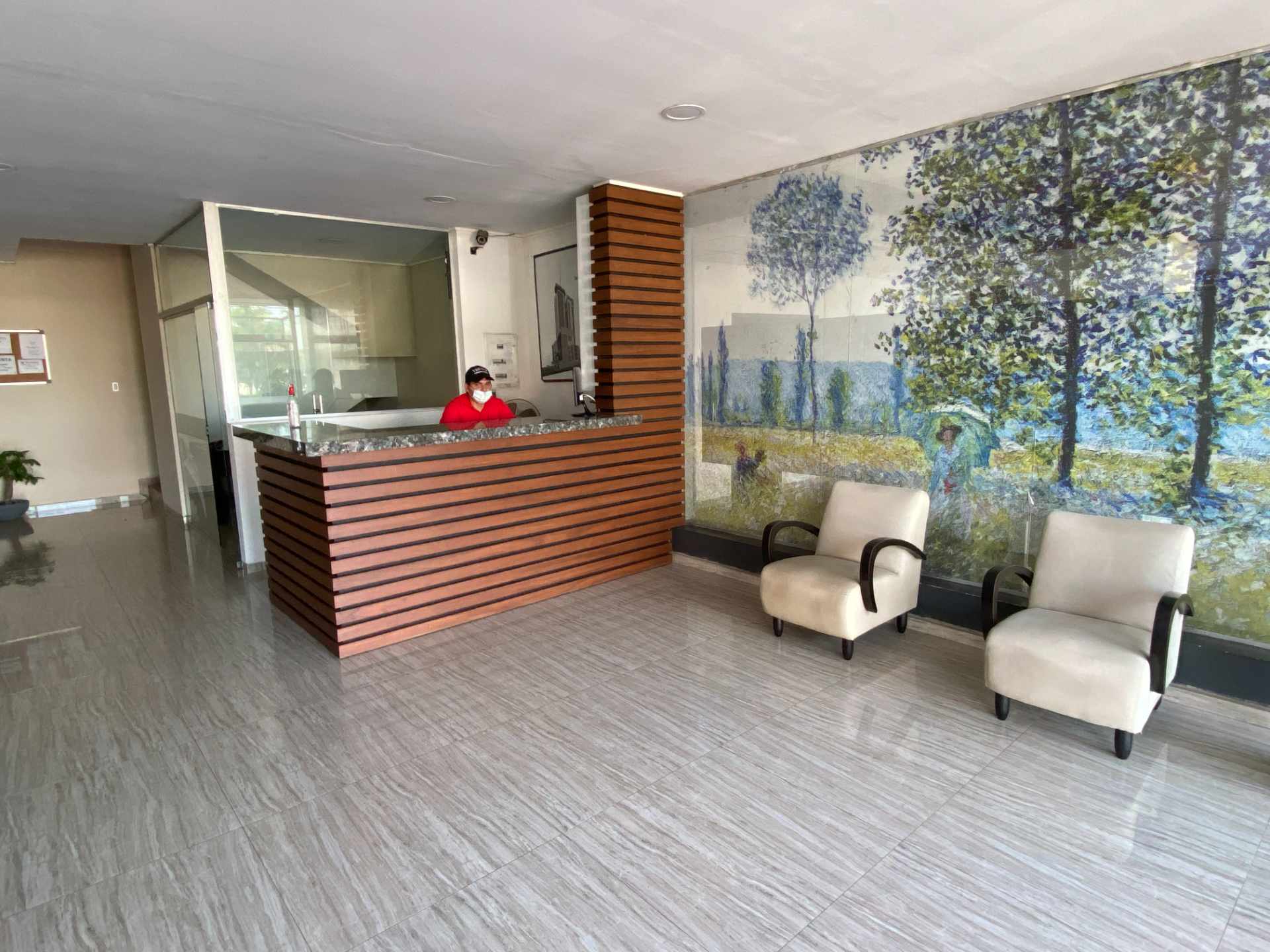 Departamento en AlquilerEdificio San Antonio piso 7. Sobre Av. Banzer casi 3er Anillo.    Foto 8