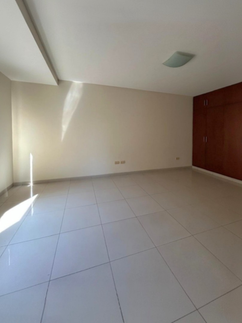 En Alquiler a $us 1,500 Foto 23