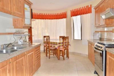 Departamento en Achumani en La Paz 4 dormitorios 4 baños 1 parqueos Foto 4