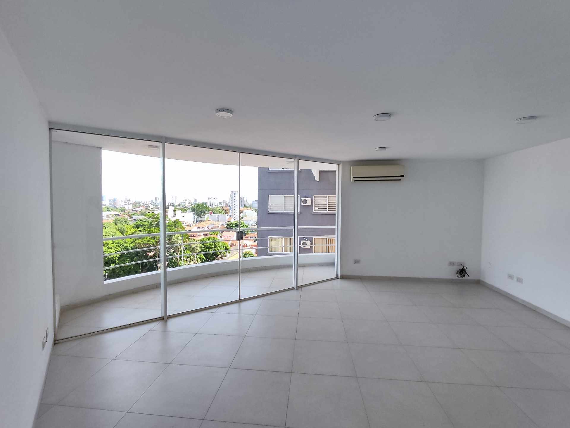 Departamento Torres Geranios, entre 1er y 2do anillo Foto 16