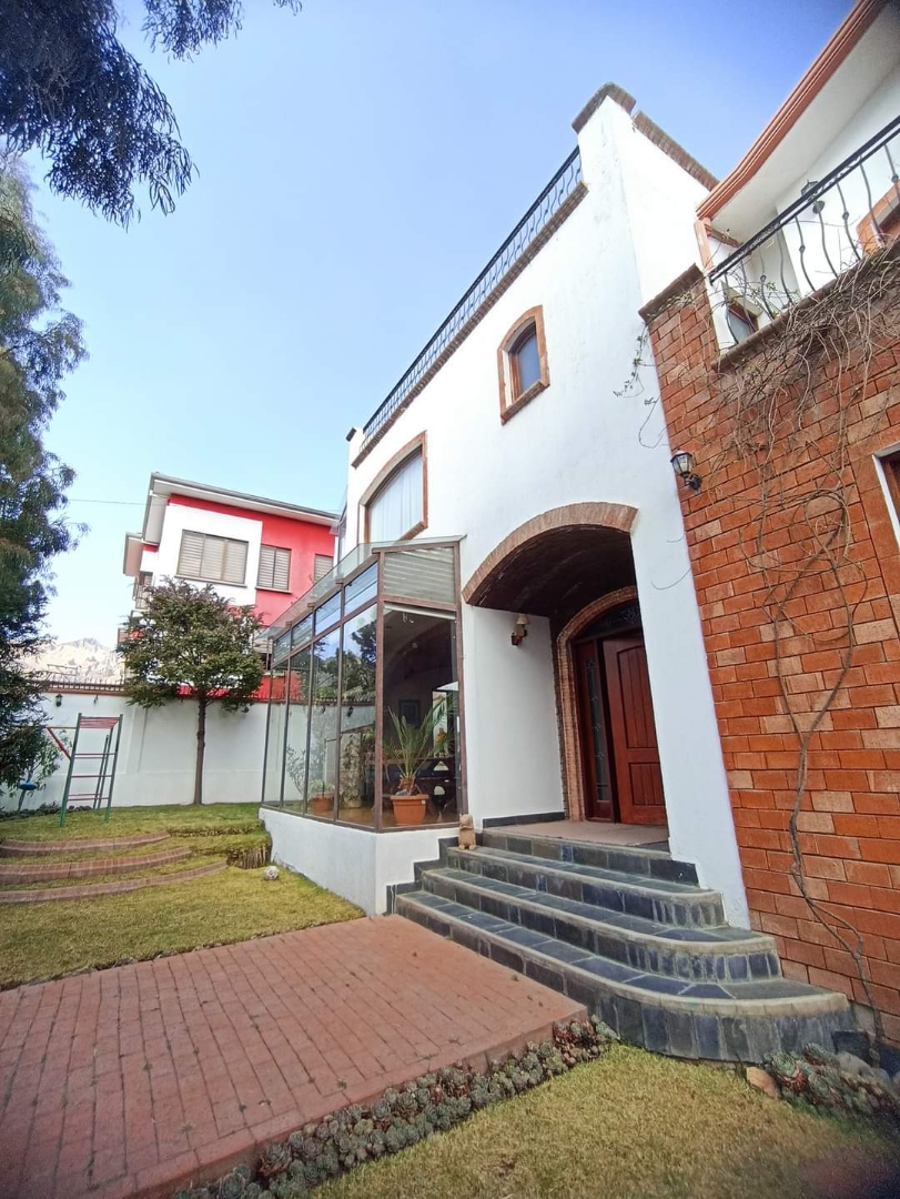 Casa en Irpavi en La Paz 4 dormitorios 5 baños 3 parqueos Foto 28