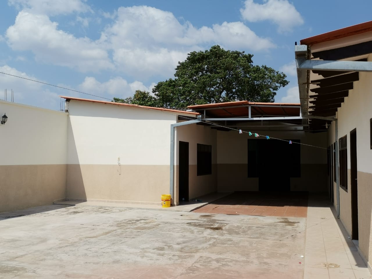 Casa en VentaAVENIDA LA CAMPANA  UNA CUADRA ANTES DEL 8VO ANILLO Y DOS CUADRAS DEL MERCADO LA CAMPANA Foto 17