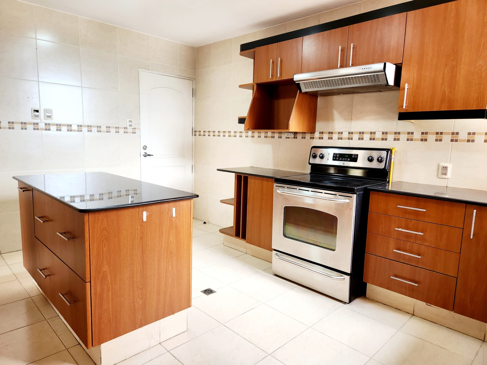 En Alquiler a $us 1,100 Foto 8