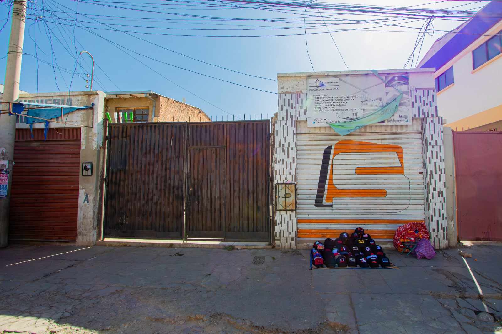 Casa en VentaAv. República - Y Av. 6 de agosto Sur 3 dormitorios 2 baños 2 parqueos Foto 32