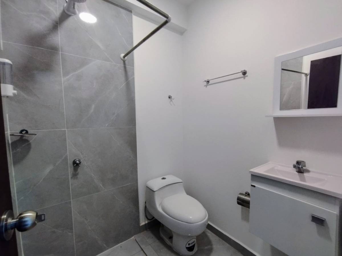 Departamento en Centro en Santa Cruz de la Sierra 1 dormitorios 1 baños  Foto 6